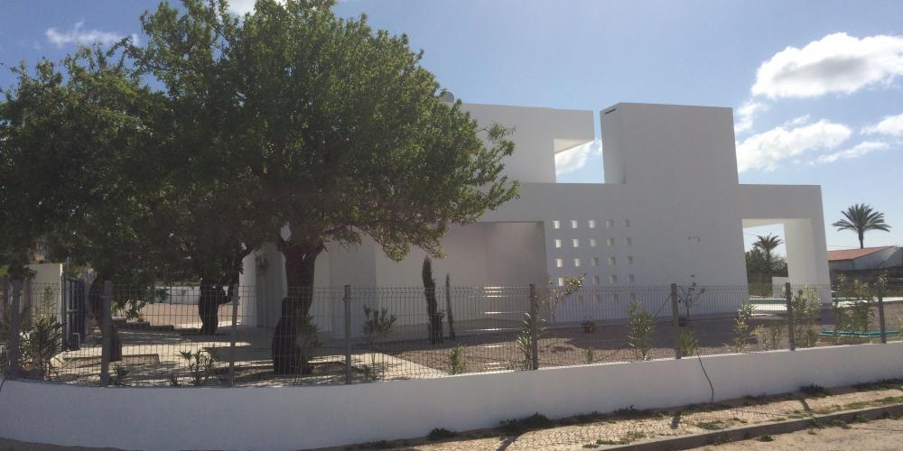 moderne Villa Kohleprojekt Bau Architektur Teich Algarve Portugal